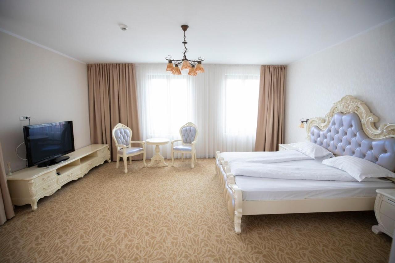 Regal Ballroom Caransebeş Exterior foto